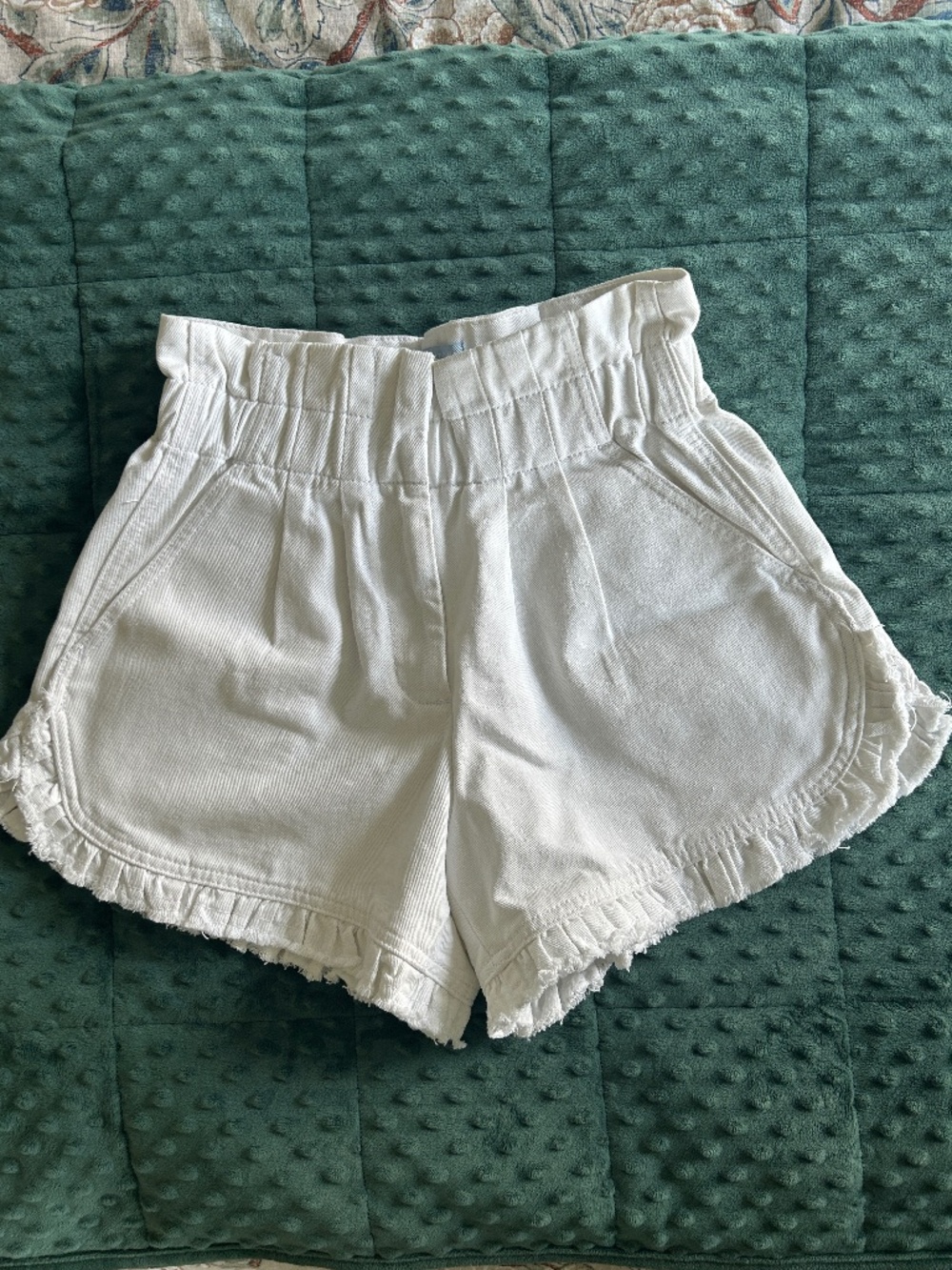 NWOT White Denim Ruffle Shorts - Antonio Melani